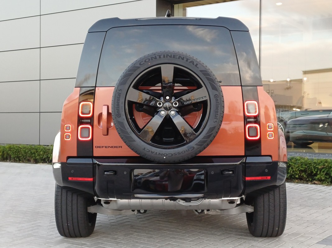 Land Rover Defender