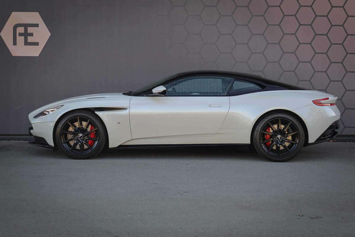Aston Martin DB11