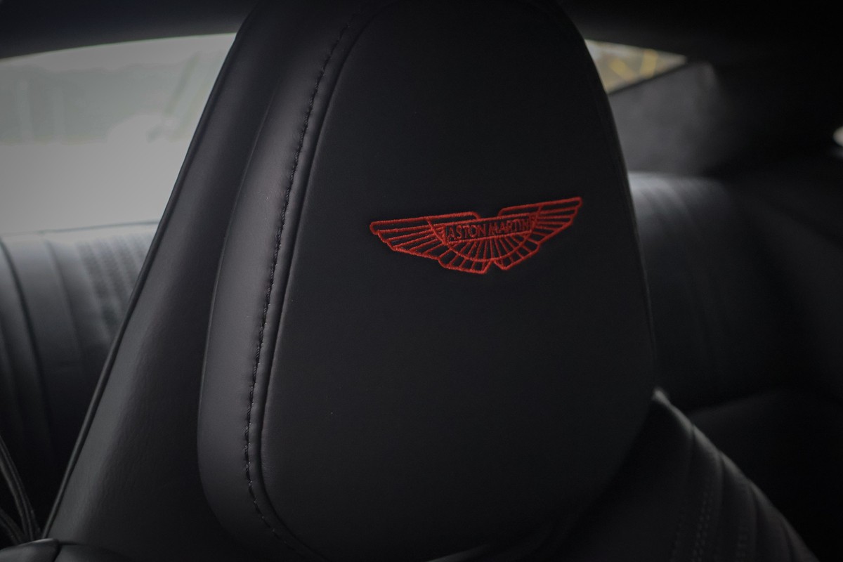 Aston Martin DB11