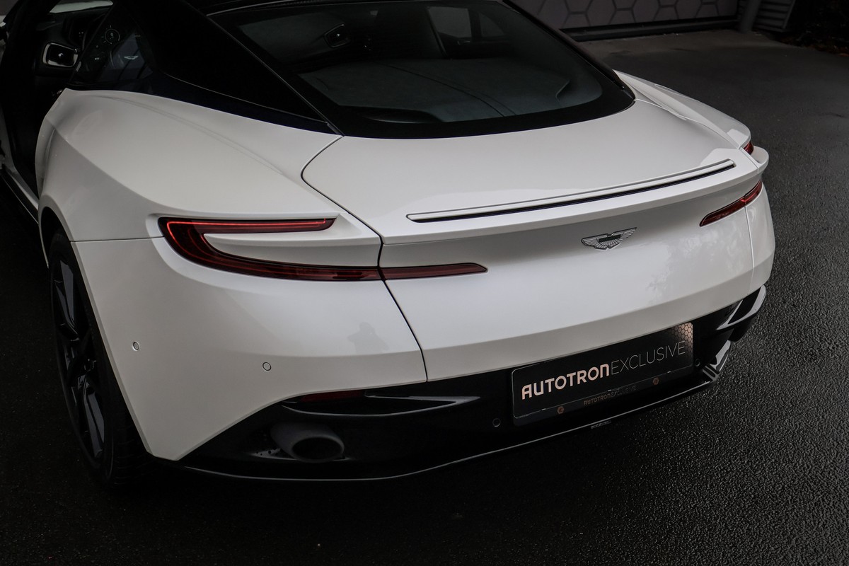 Aston Martin DB11
