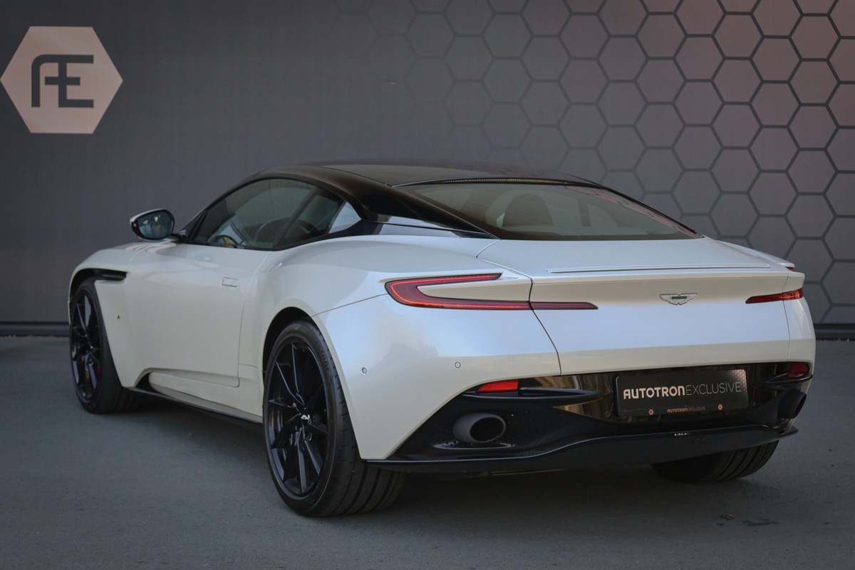 Aston Martin DB11