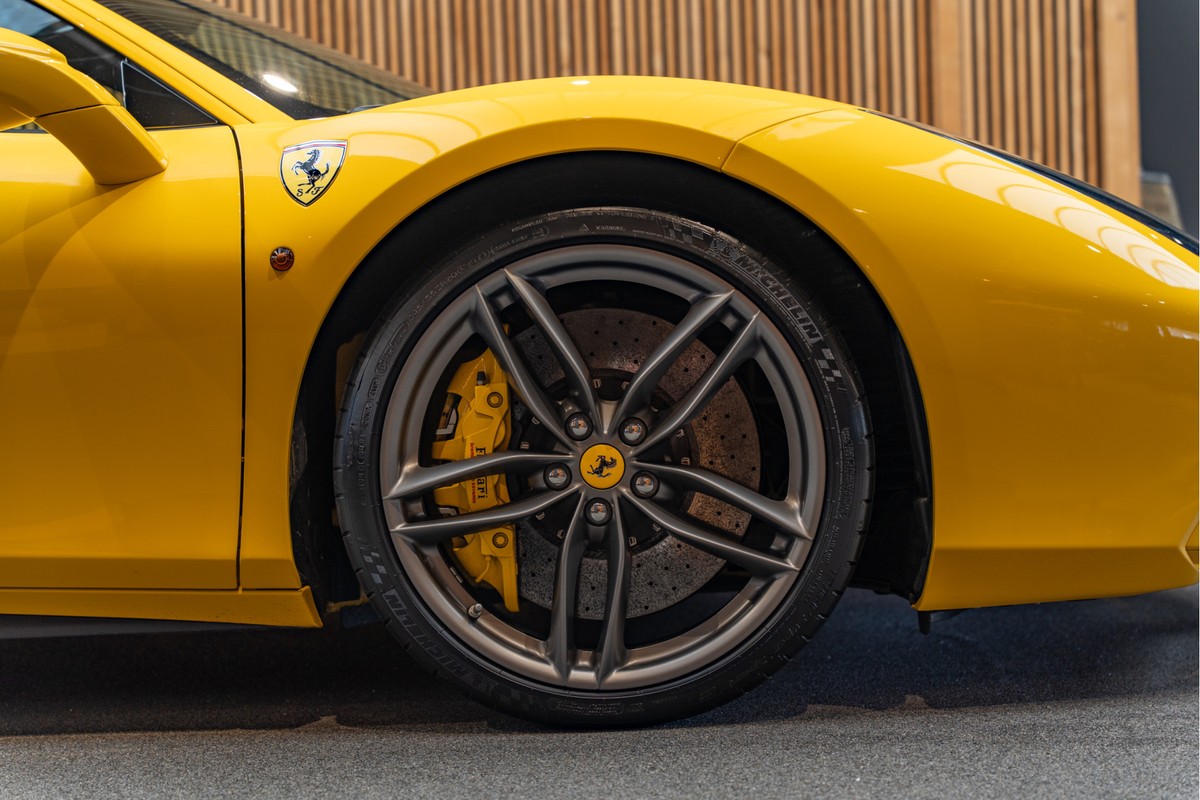 Ferrari 488