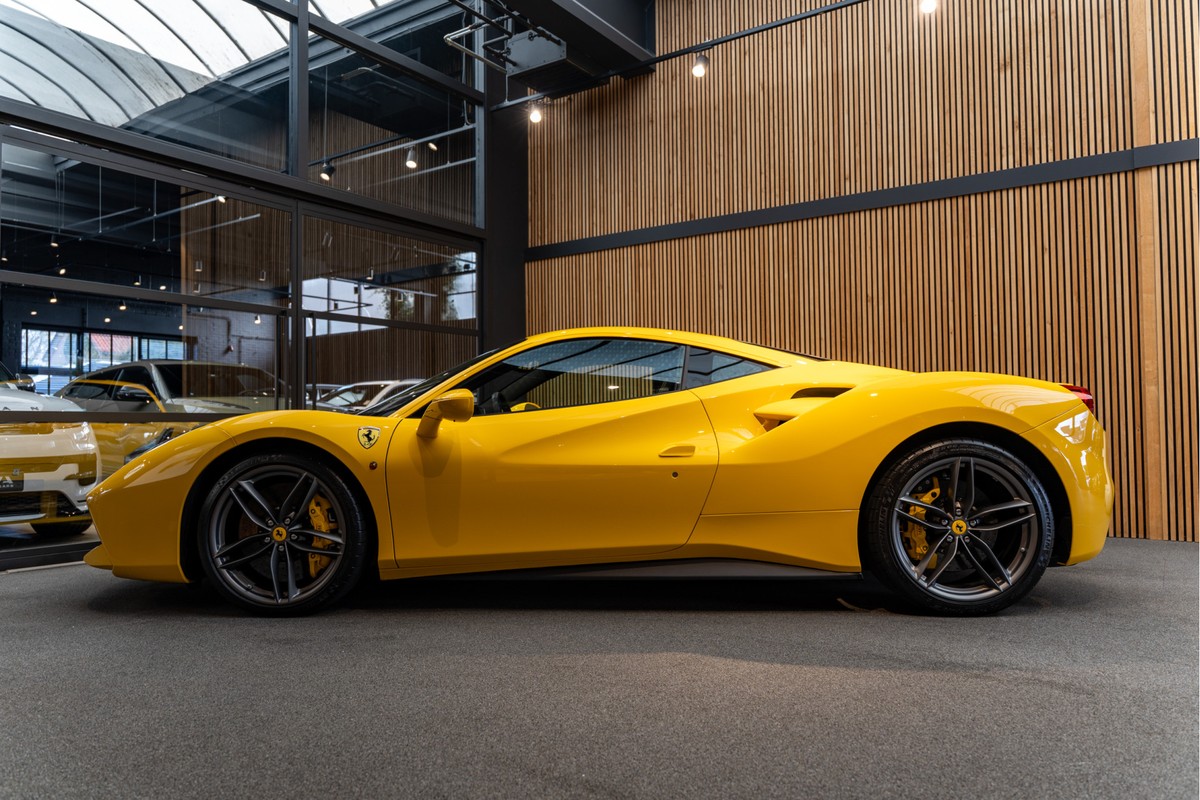 Ferrari 488