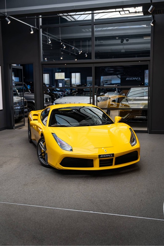 Ferrari 488