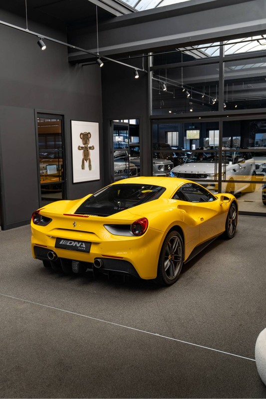 Ferrari 488