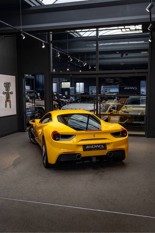 Ferrari 488