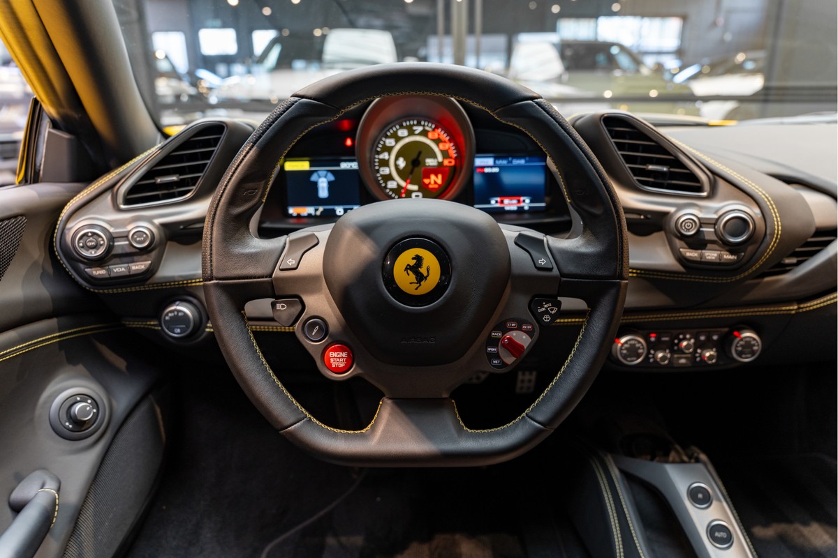 Ferrari 488