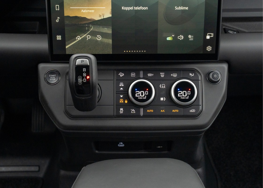 Land Rover Defender