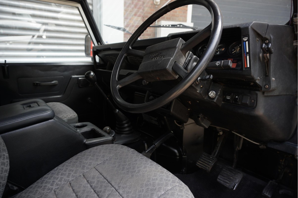 Land Rover Defender