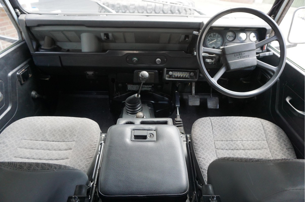 Land Rover Defender
