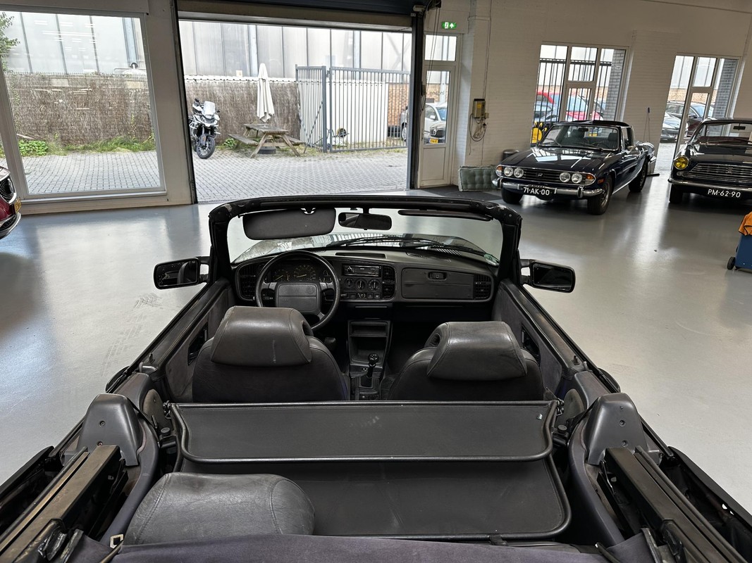 Saab 900