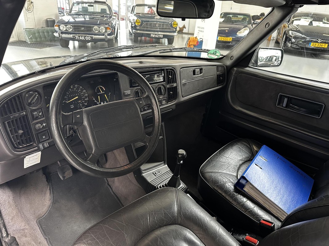 Saab 900