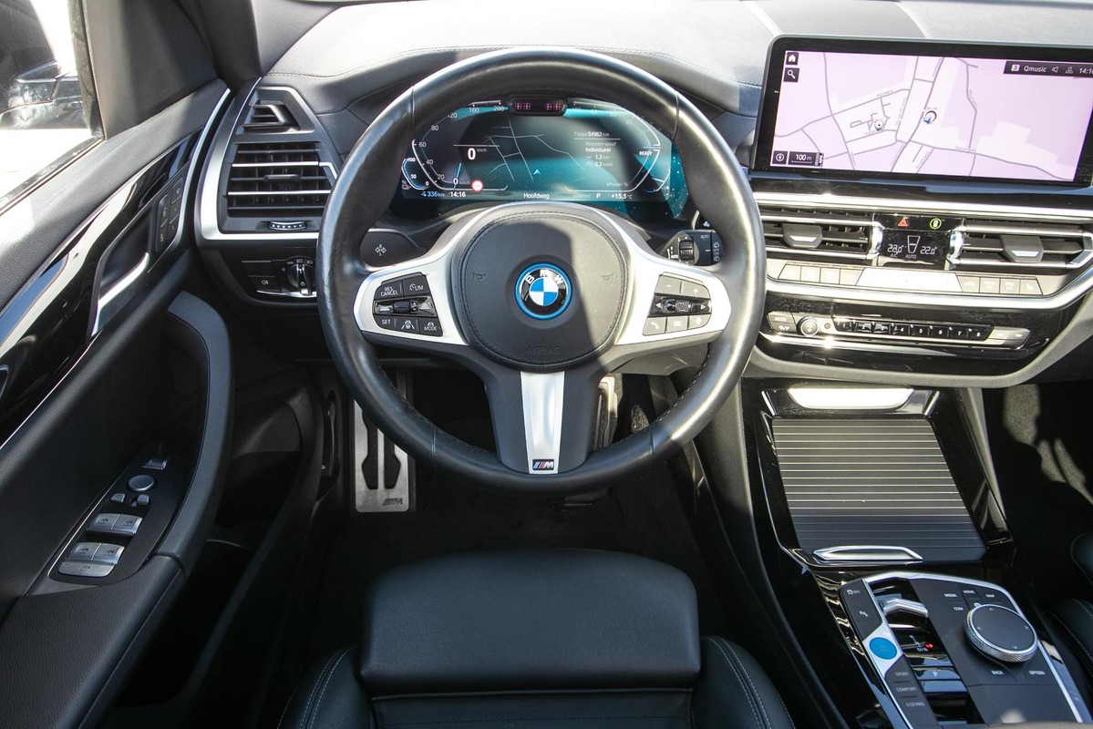 BMW iX3