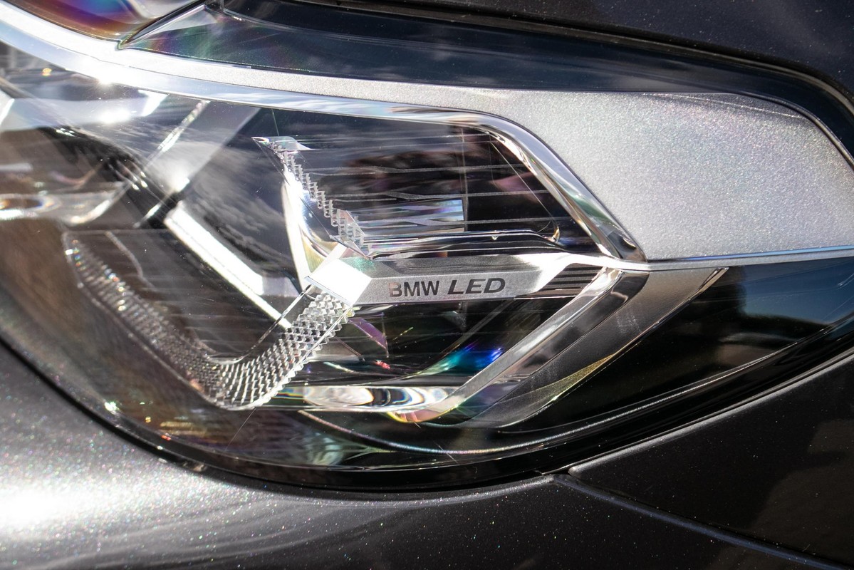 BMW iX3