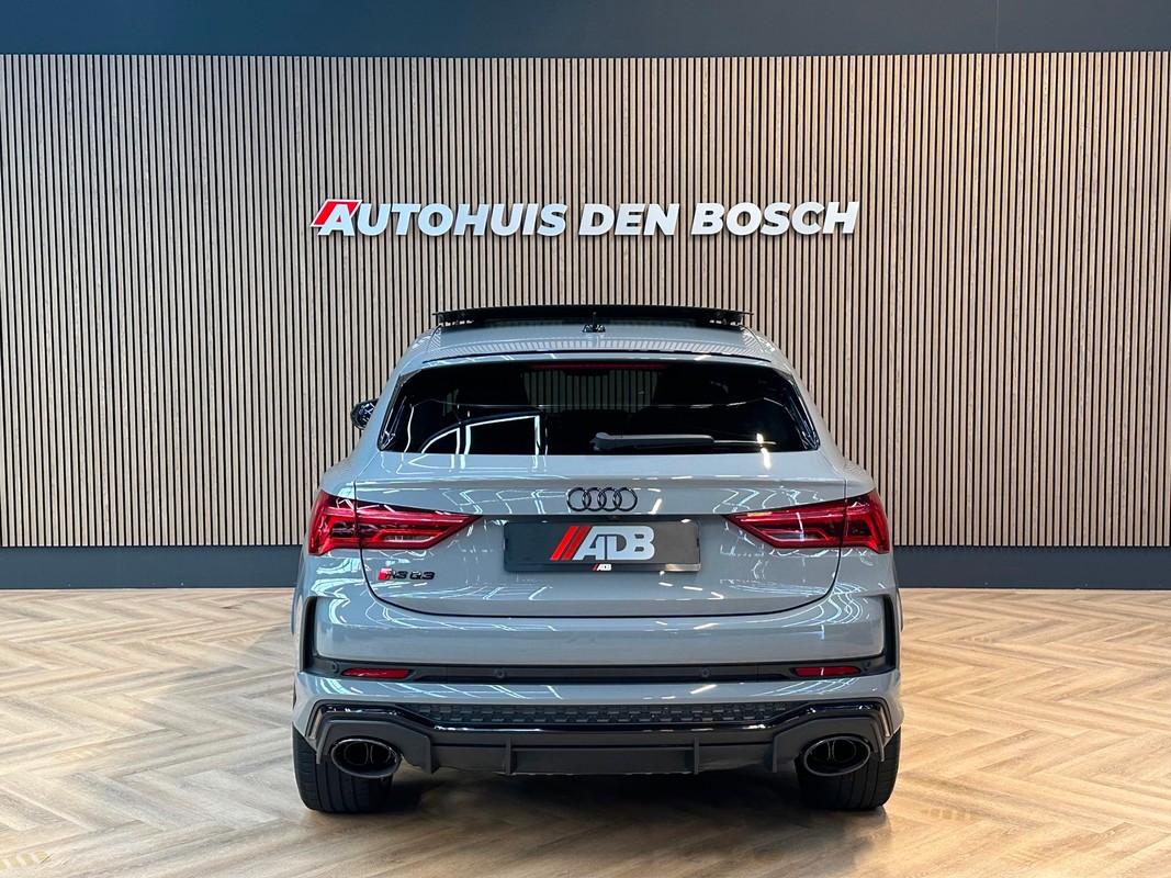 Audi RSQ3