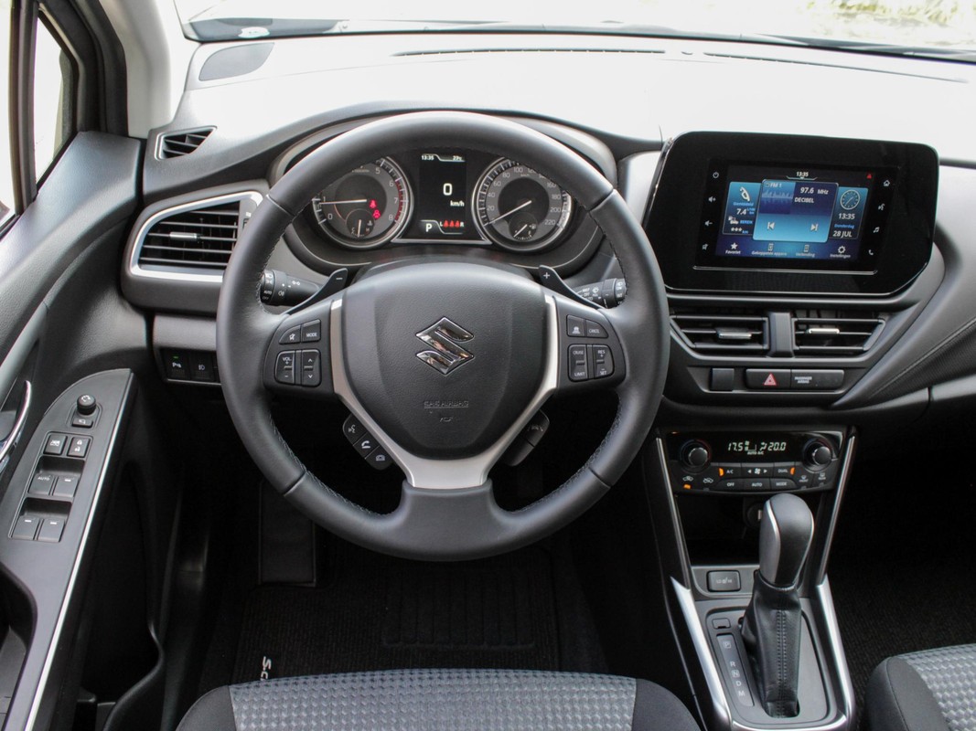 Suzuki S-Cross
