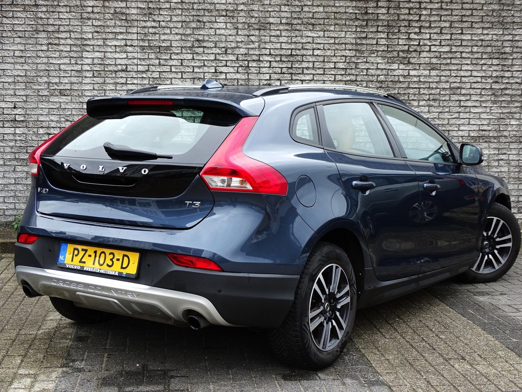 Volvo V40