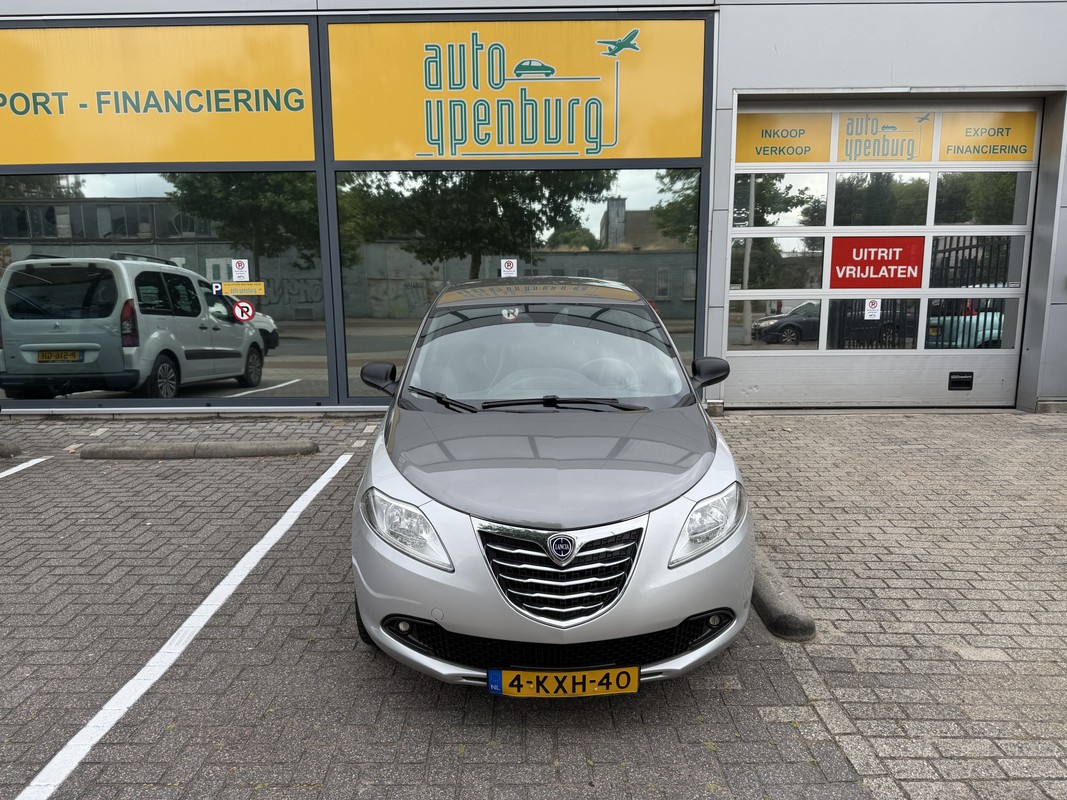 Lancia Ypsilon