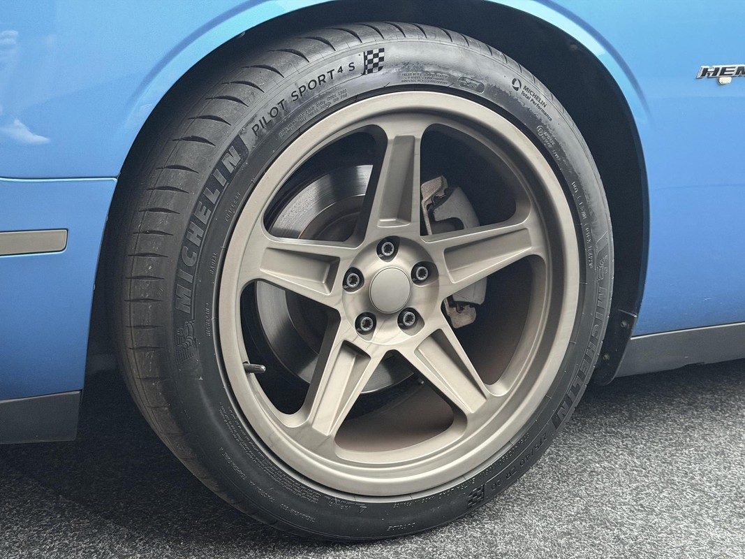 Dodge Challenger