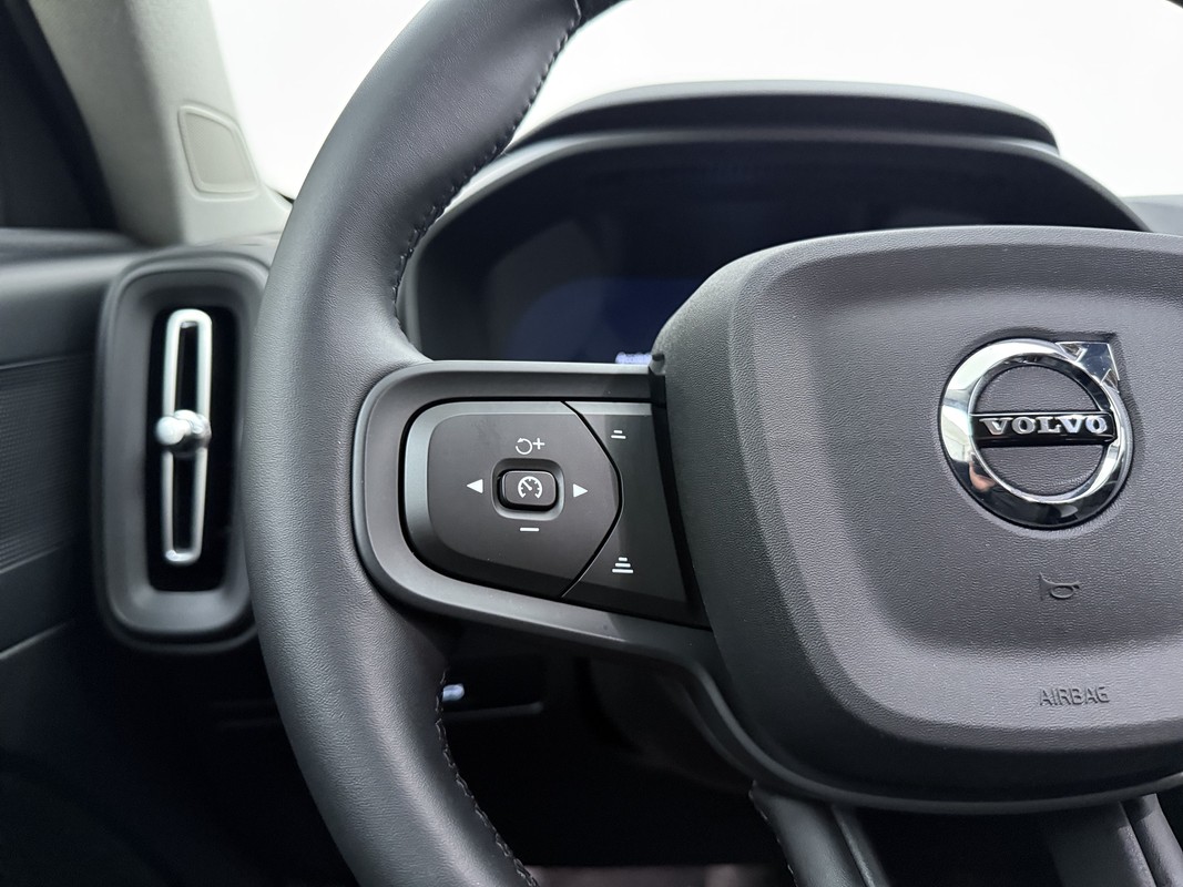 Volvo EX40