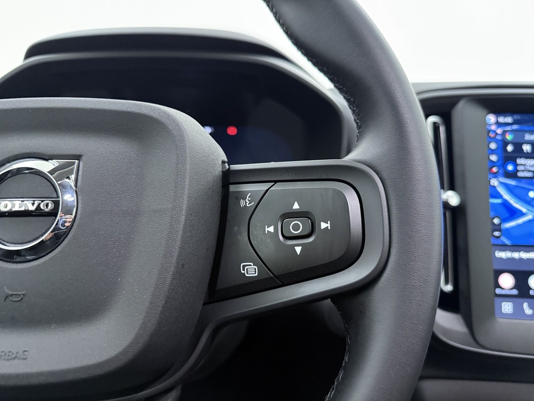 Volvo EX40