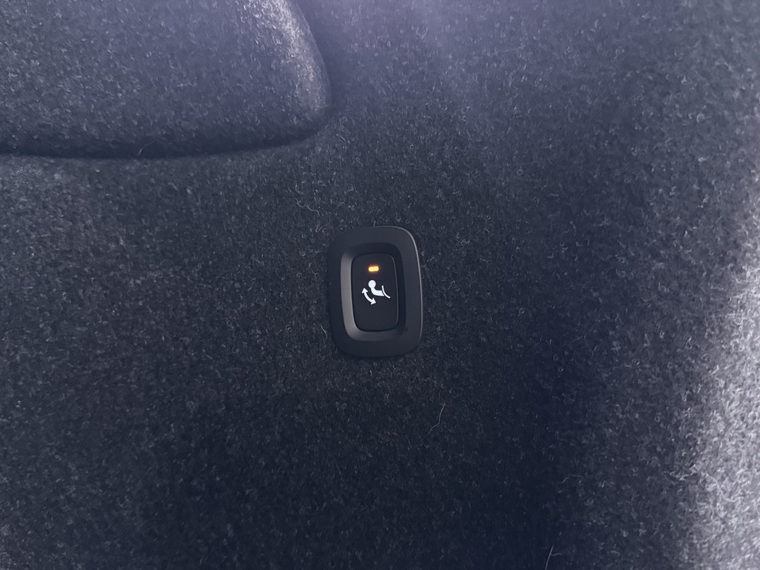 Volvo EX40