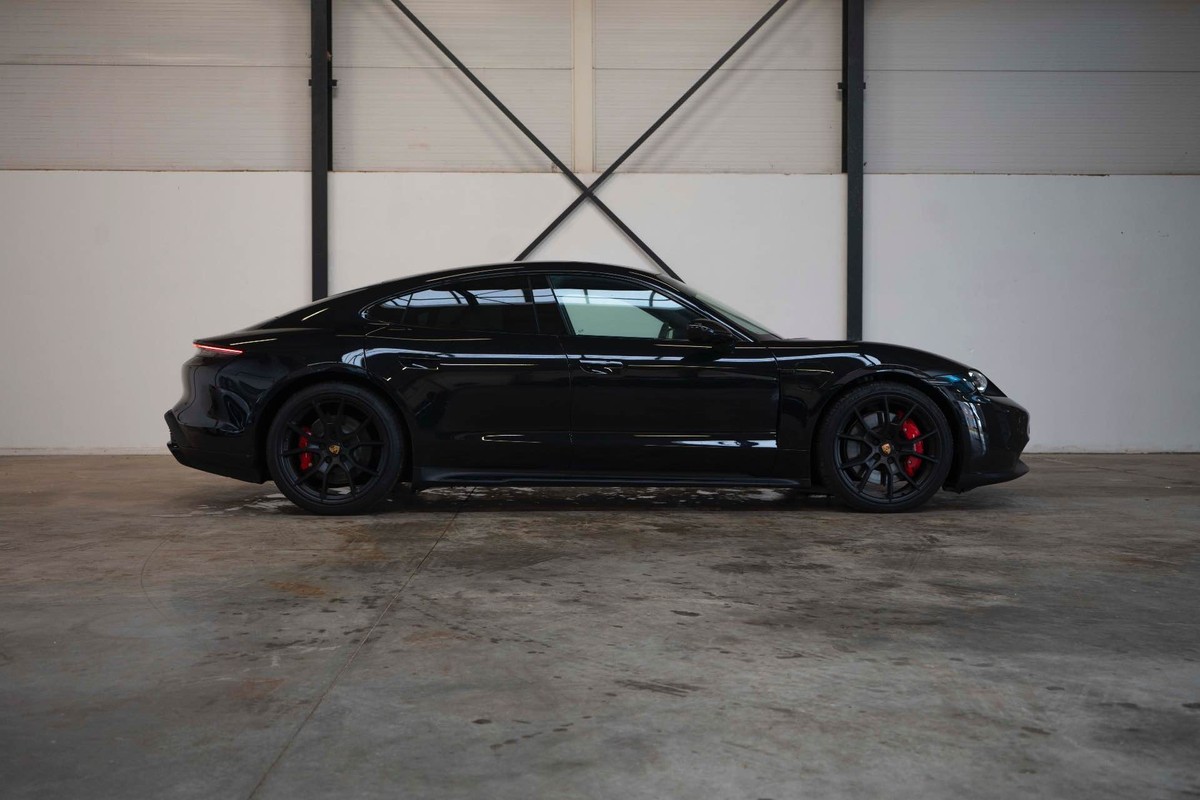 Porsche Taycan