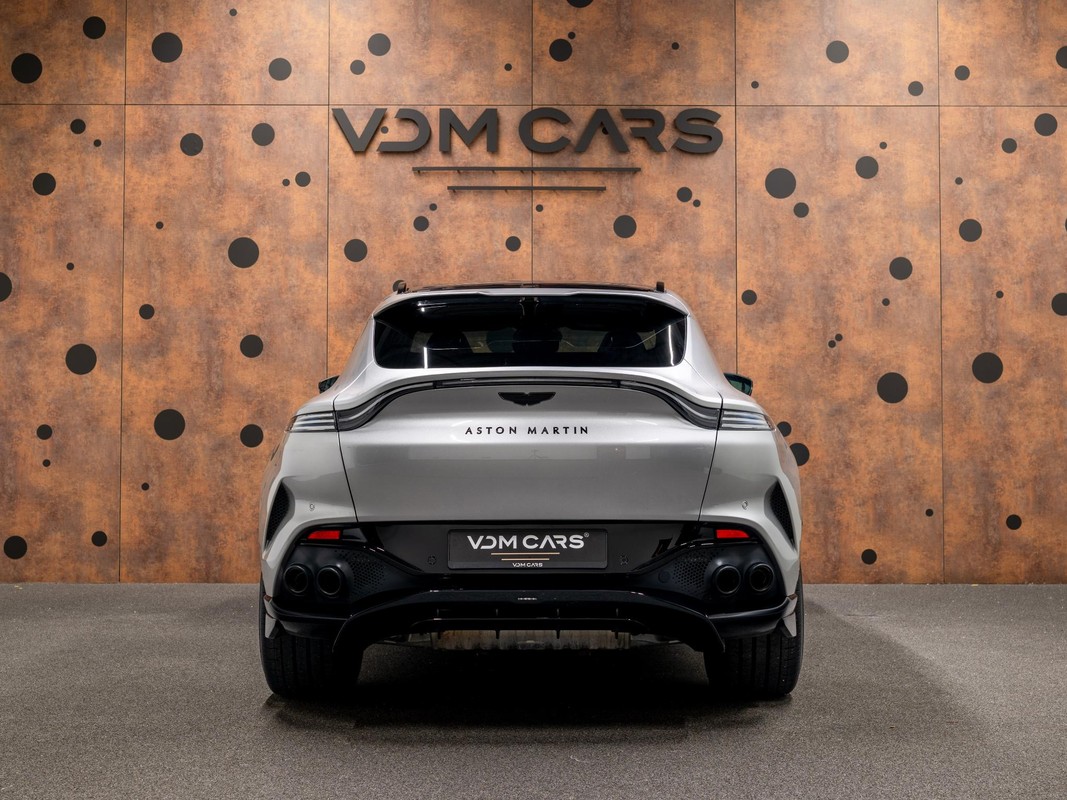 Aston Martin DBX
