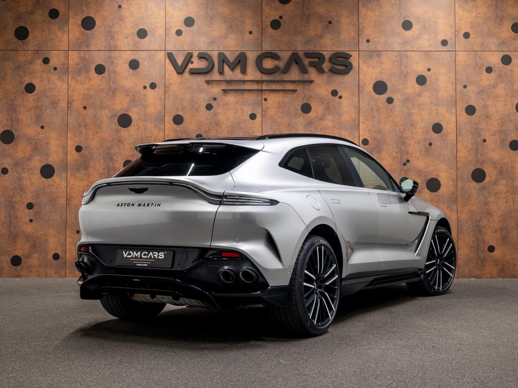 Aston Martin DBX