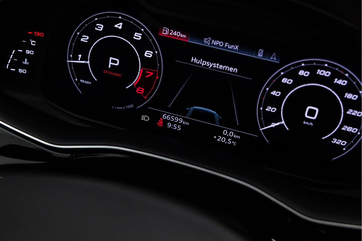 Audi RSQ8