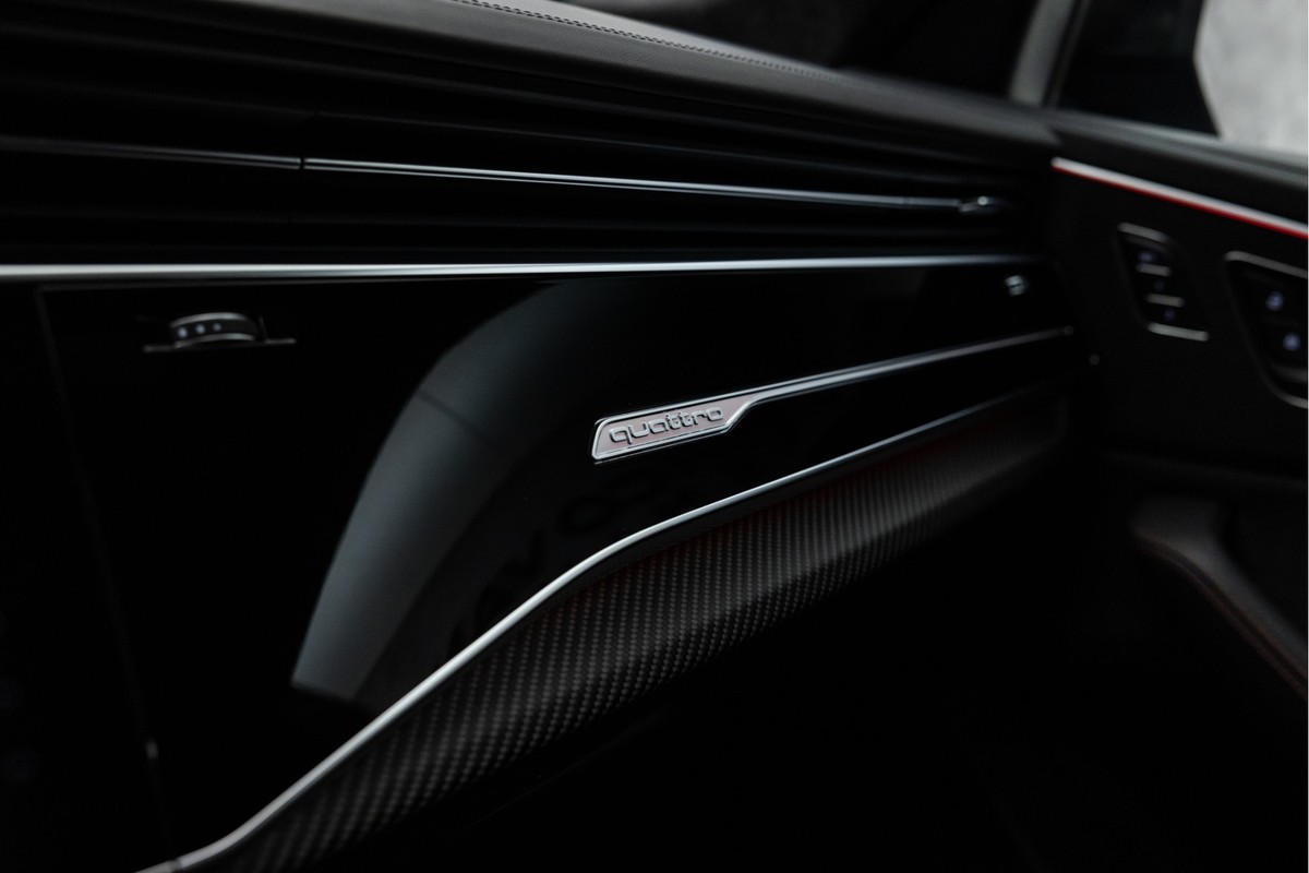 Audi RSQ8