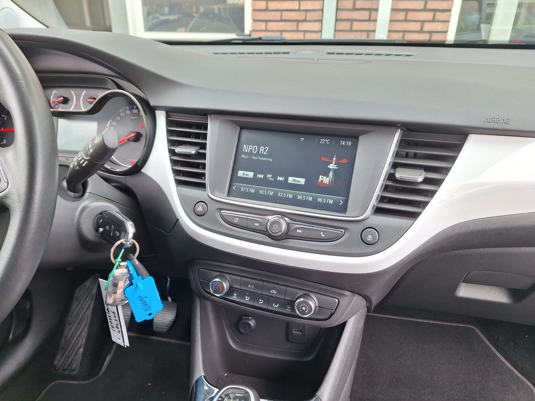 Opel Crossland X