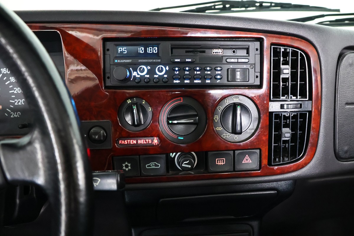 Saab 900