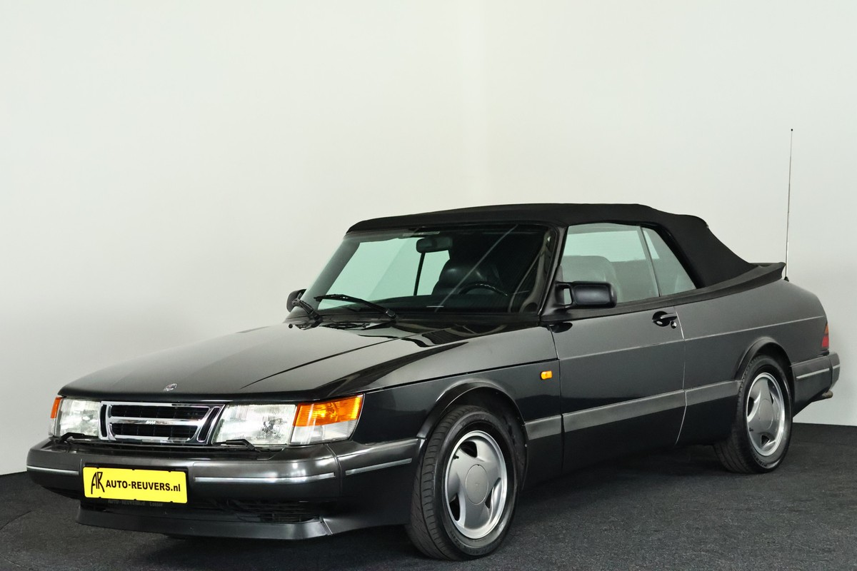 Saab 900
