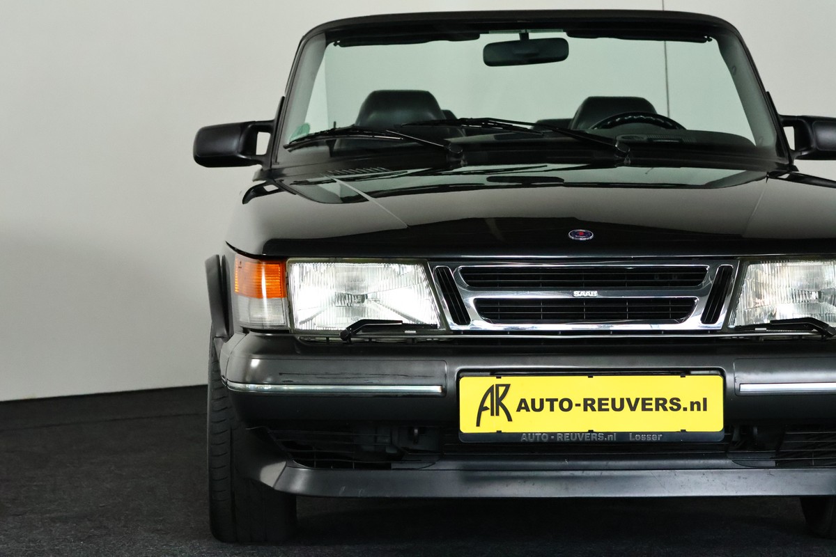 Saab 900