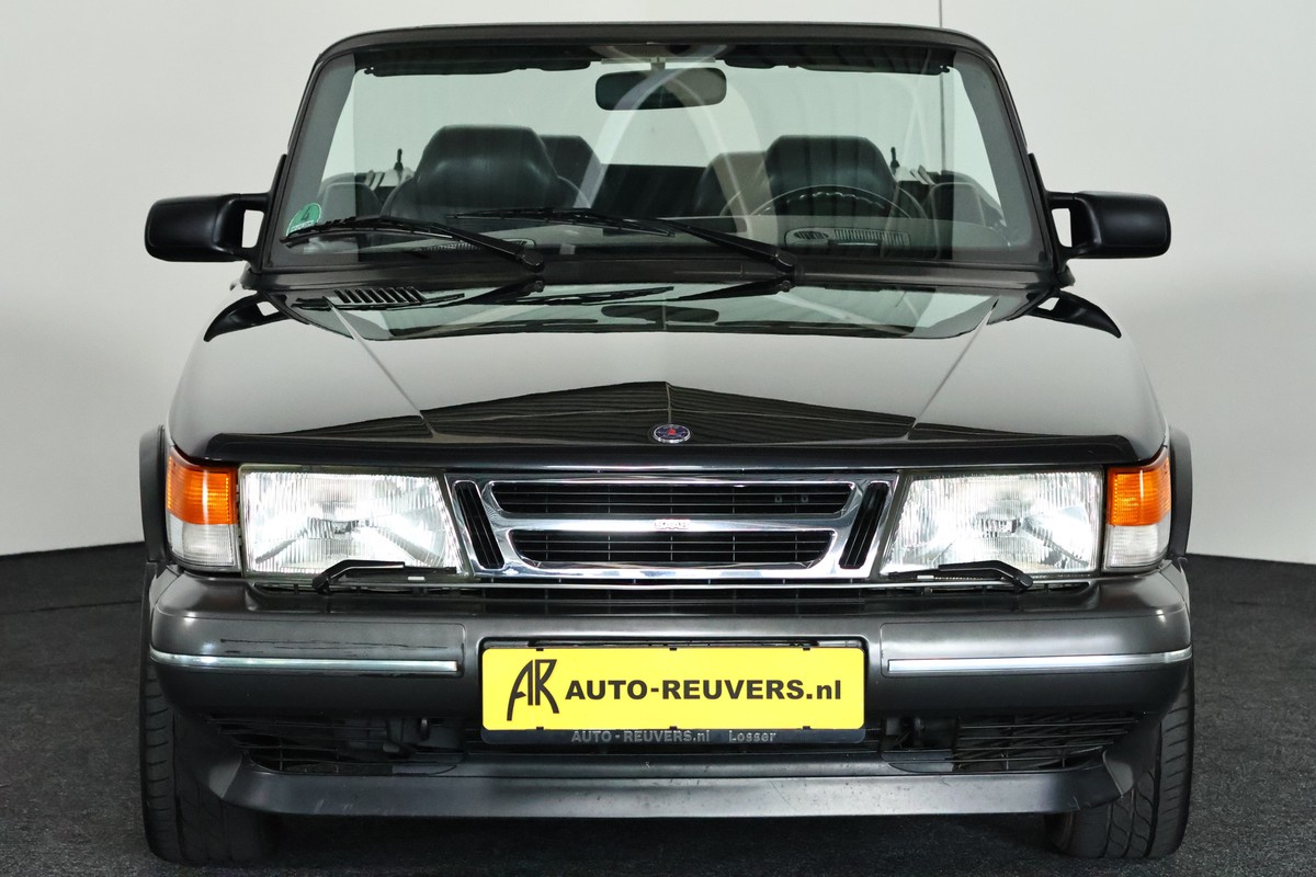 Saab 900