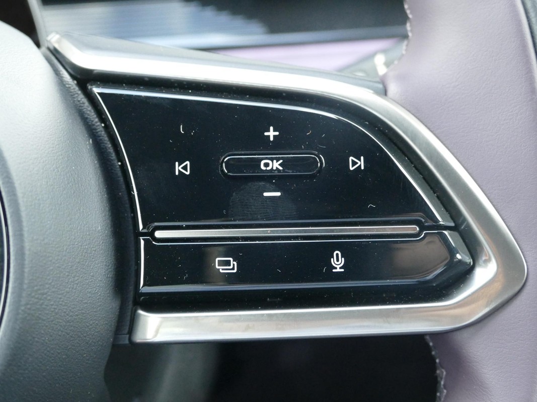 Mazda CX-6e