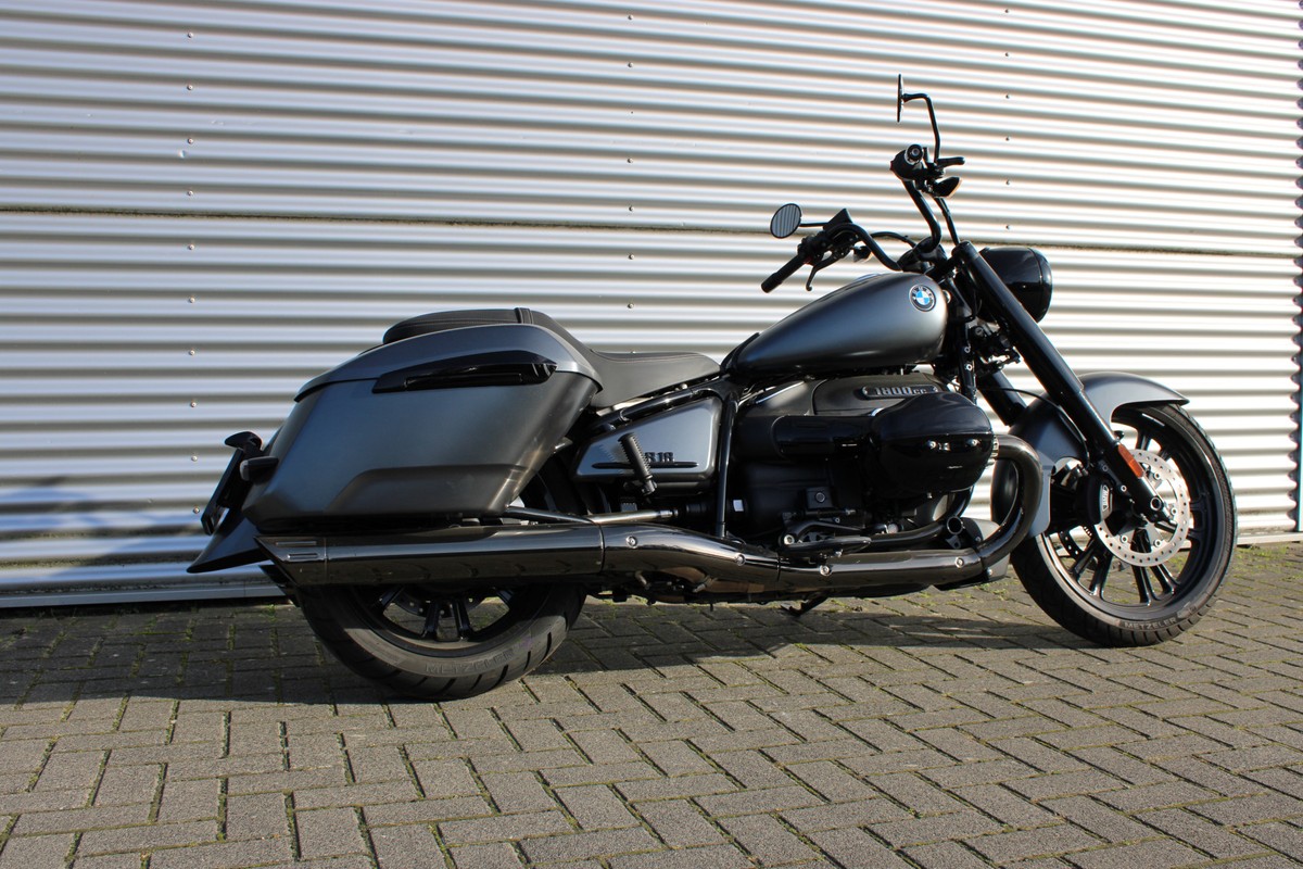 BMW R 18