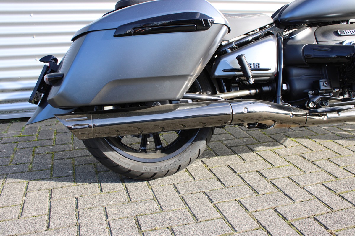 BMW R 18