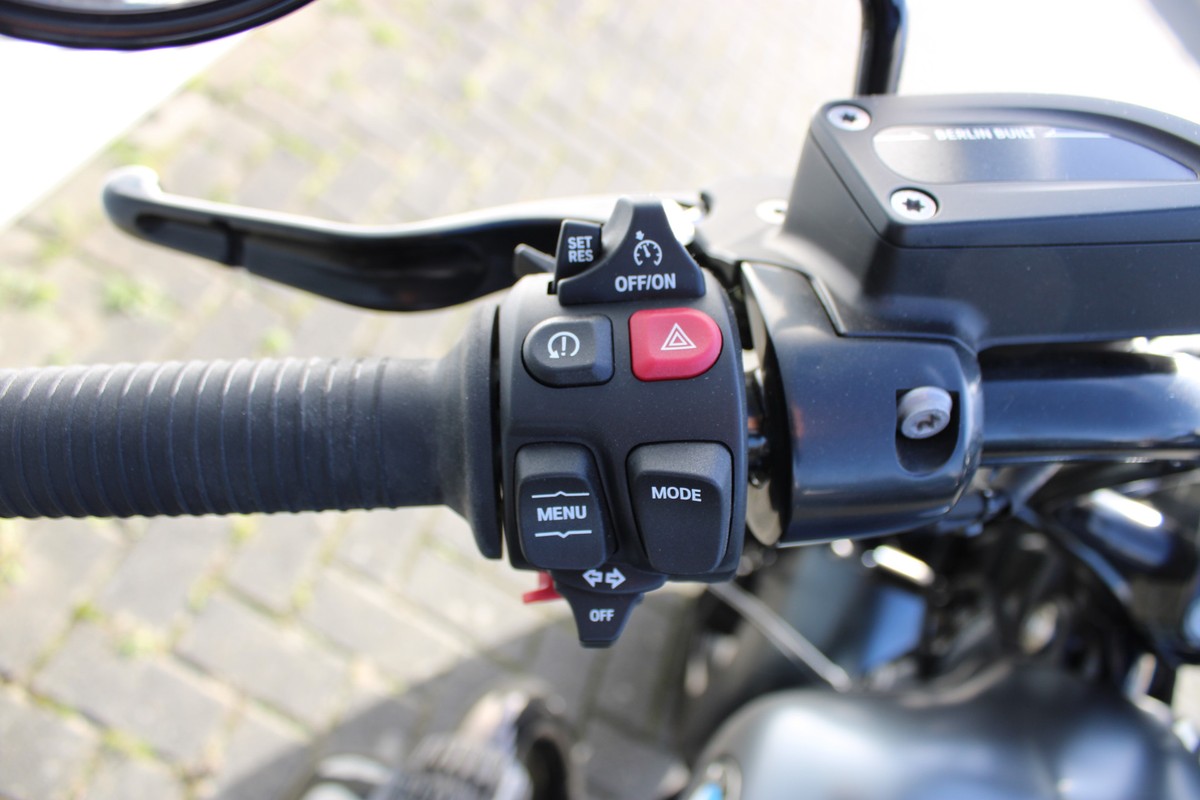 BMW R 18