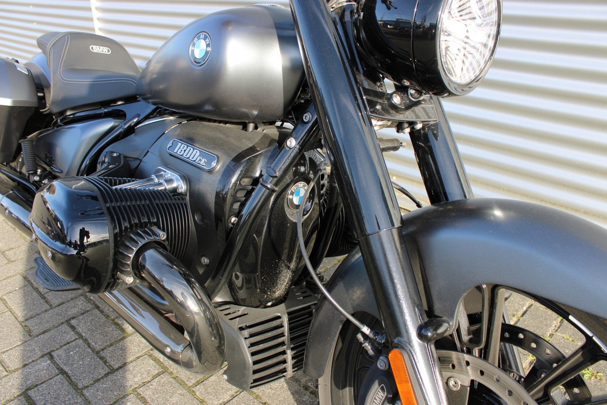 BMW R 18