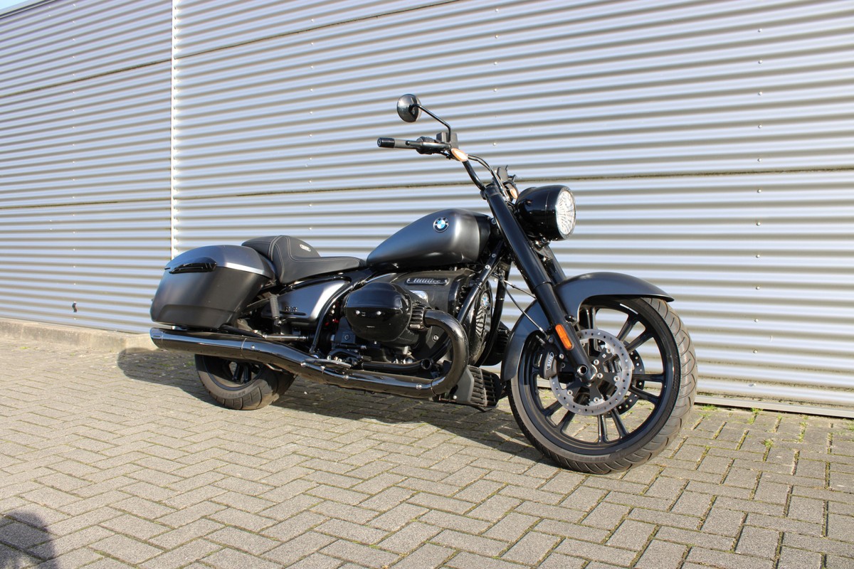 BMW R 18