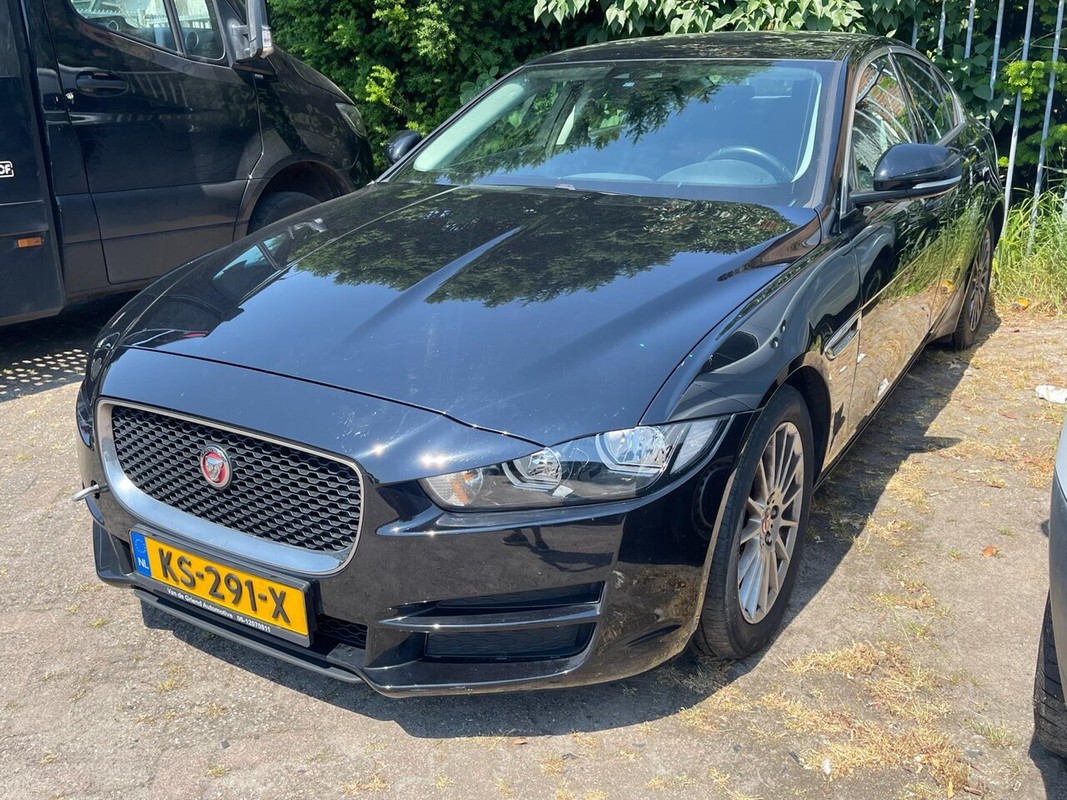 Jaguar XE