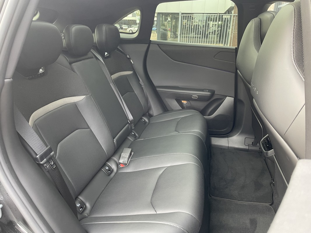 Mazda CX-6e