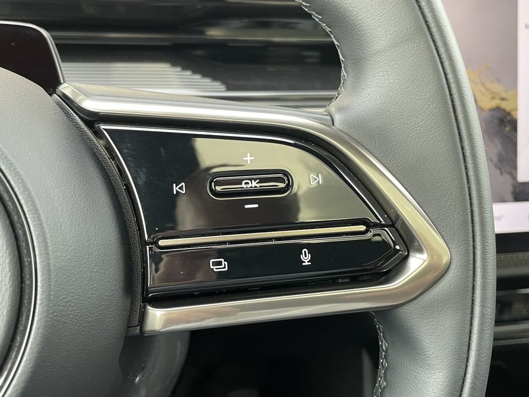 Mazda CX-6e
