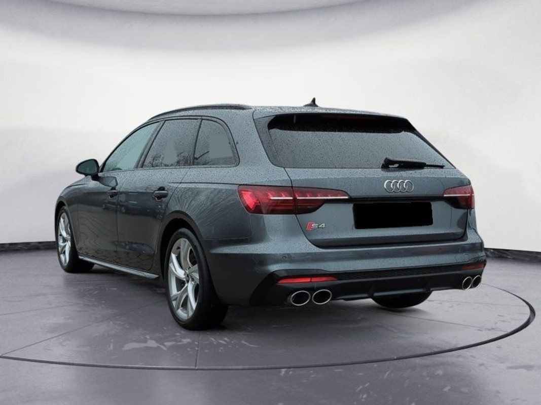Audi S4