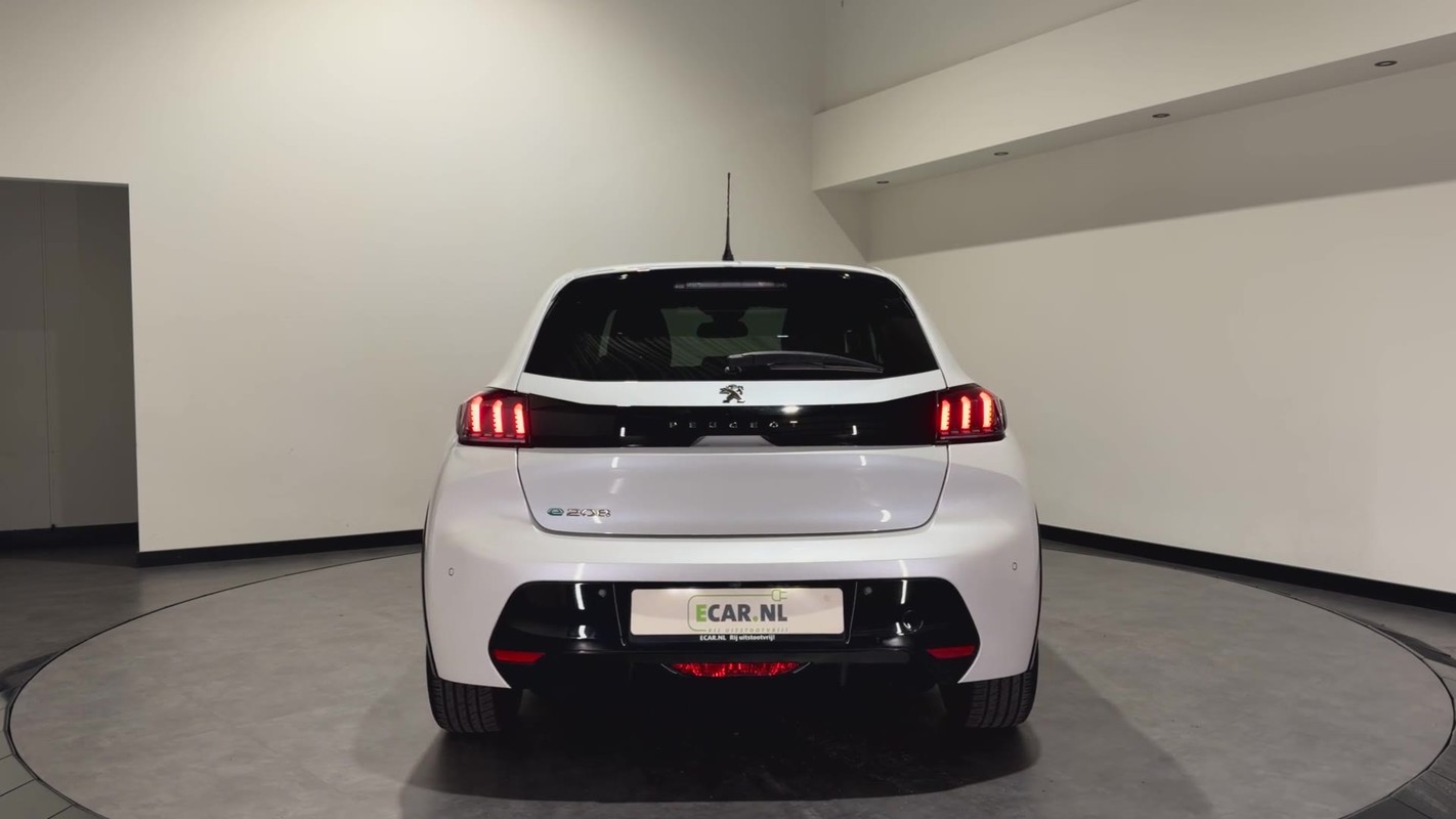 Peugeot e-208
