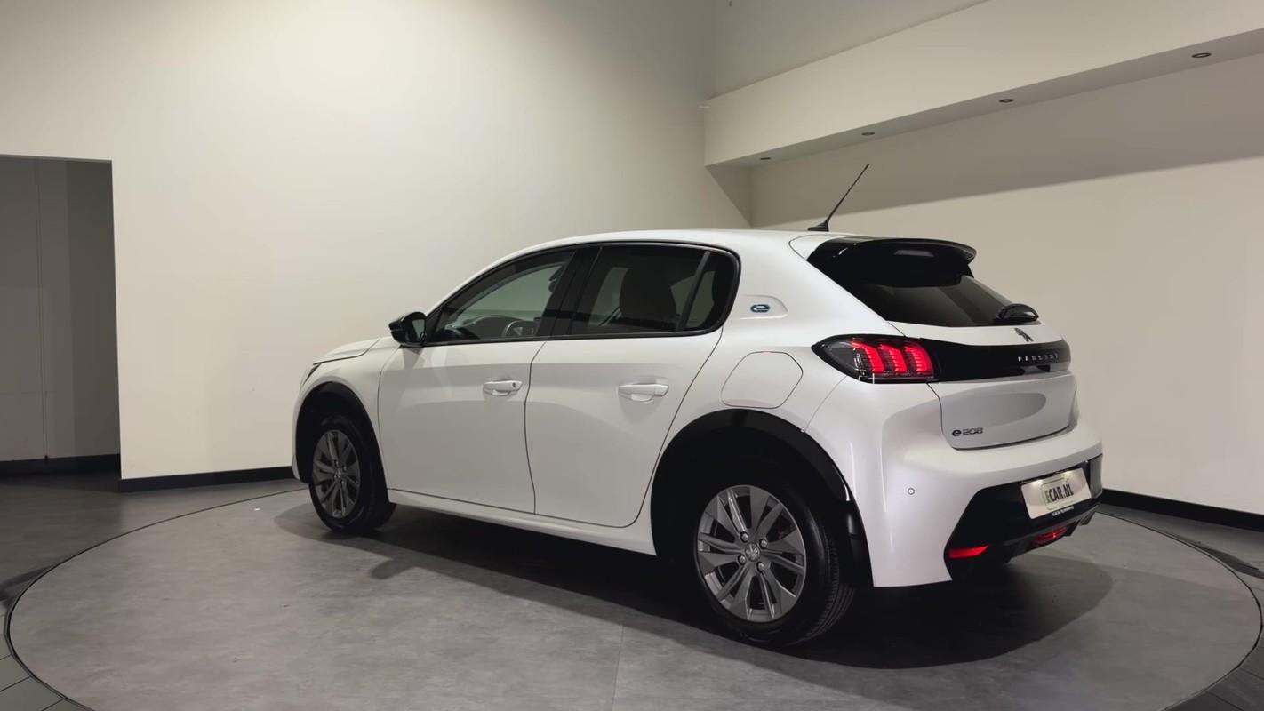 Peugeot e-208
