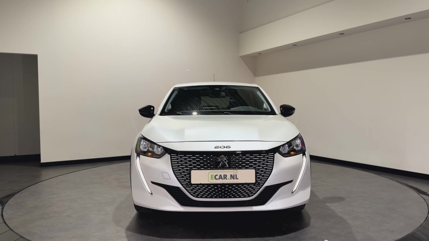 Peugeot e-208