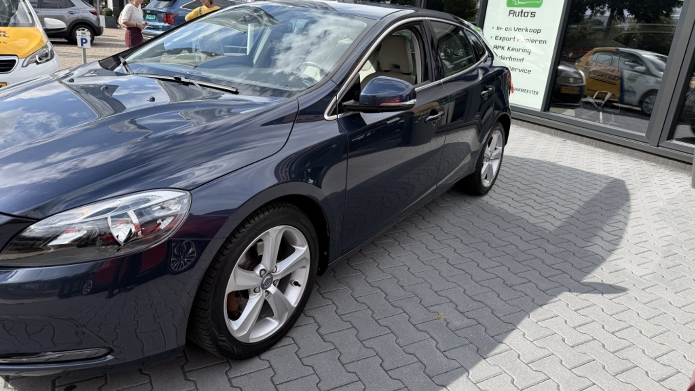 Volvo V40